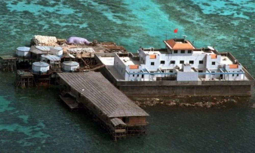Θα σκάσει από αλλού! ΗΠΑ: Η Κίνα στρατιωτικοποιεί τα τεχνητά νησιά